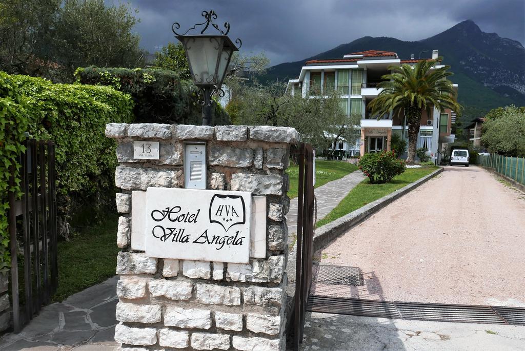 Albergo Villa Angela Toscolano Maderno Exterior photo
